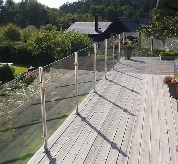 glass pressure bracket balustrades