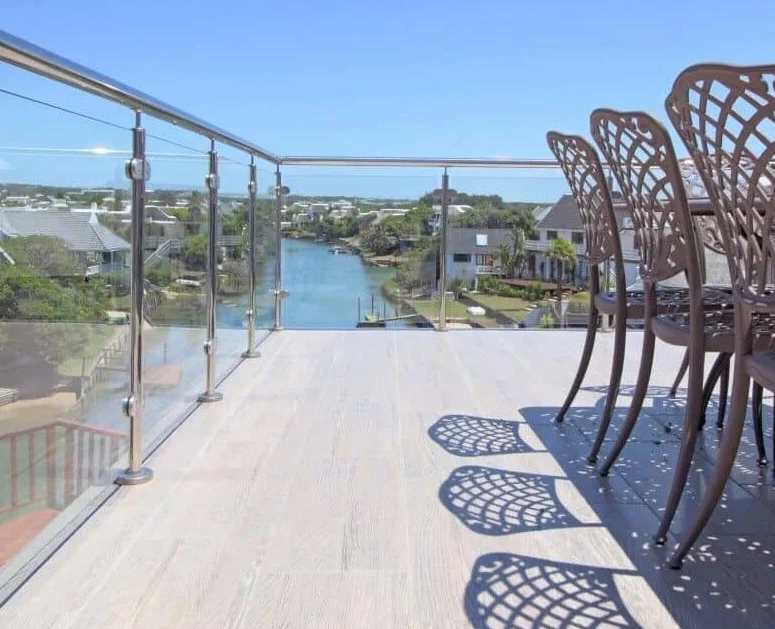 glass pressure bracket balustrades