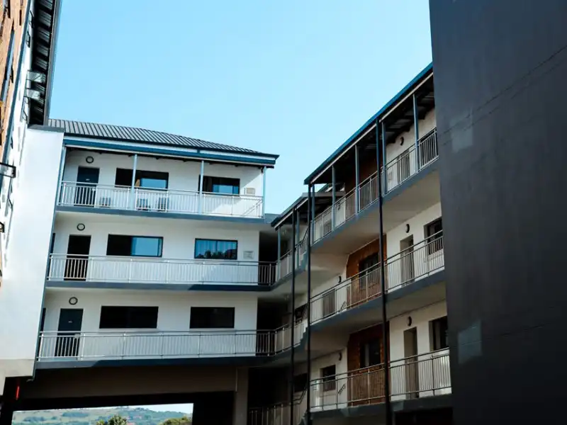 Frederick Street student accommodation - balustrade installation