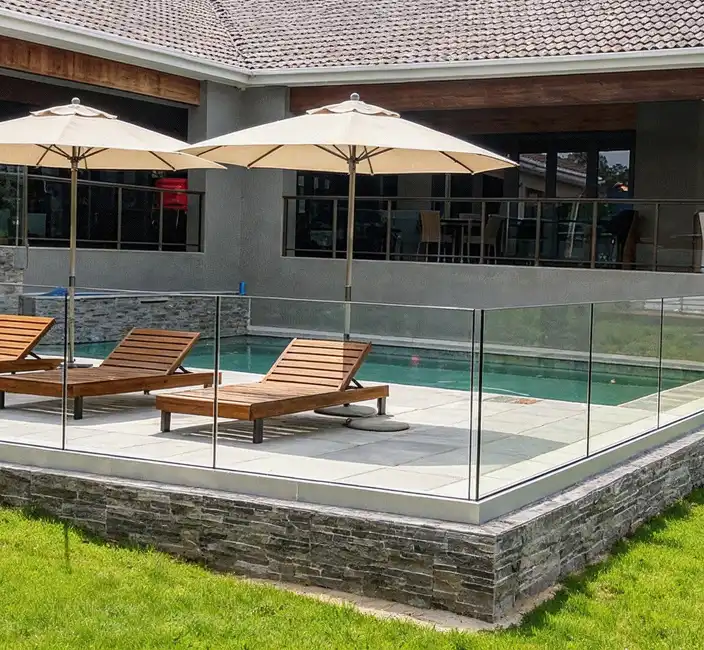 aluminium channel balustrade around pool