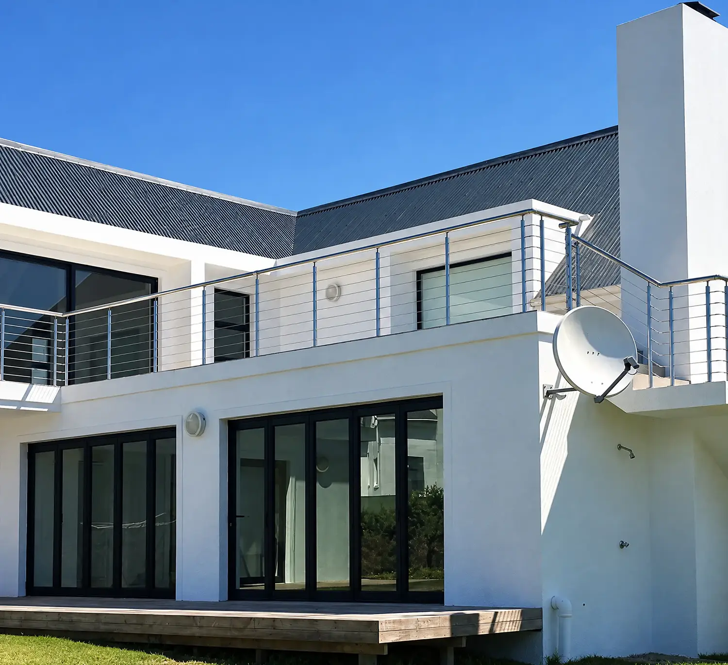 Horizontal filler bar balustrade installation
